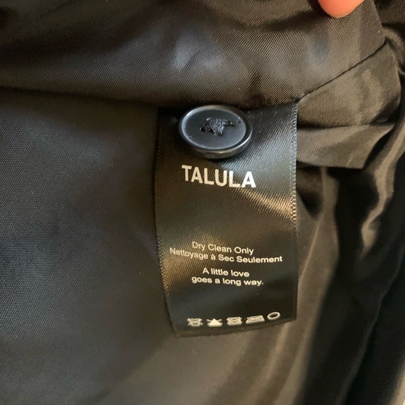 new Aritzia Talula faux leather skirt with zip - Picture 5 of 5